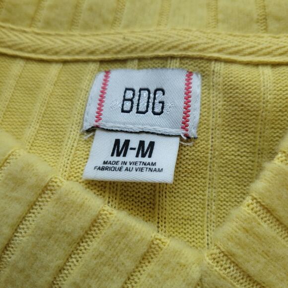 Medium UO BDG Yellow Cropped V-neck Sweater Vest With Logo Patch - Picture 4 of 4